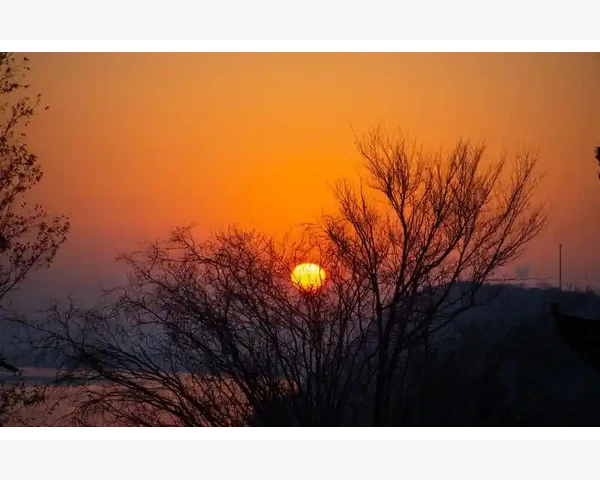 电机与控制器决定行驶品质_空顶帽夏日穿搭新宠与实用养护技巧